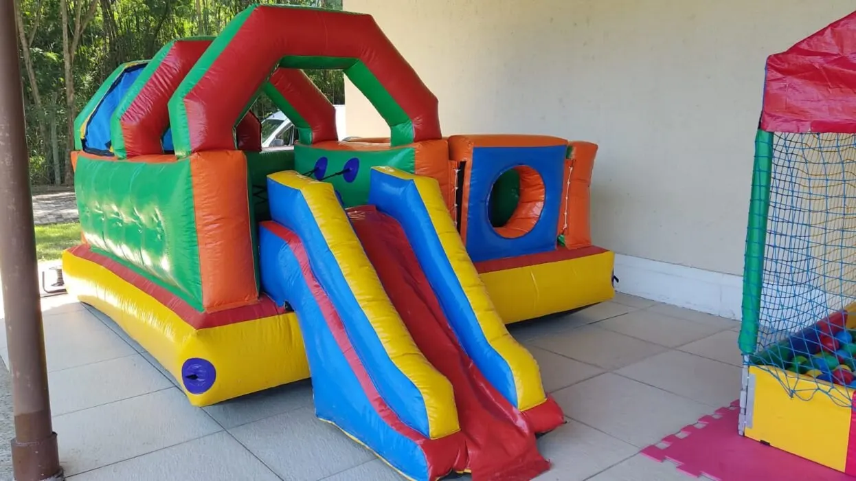 Tobogãs Infláveis - aluguel em Niterói